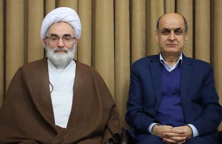 استاندار و نماینده ولی فقیه در گیلان در پیامی روز خبرنگار را تبریک گفتند