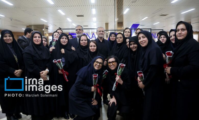 به وقت ۱۷ مرداد/ وقتی رئیس‌جمهور غافلگیر می‌کند و شگفت‌زده می‌شود