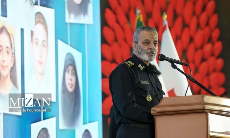 رئیس ستادکل نیرو‌های مسلح: ایران را نمی‌توان شکست داد/ دست ملت ایران برای مذاکره و جنگ باز است