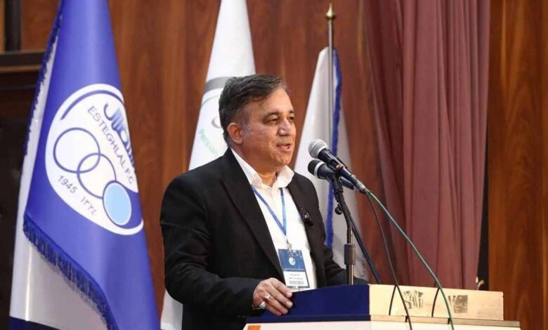 دردسر تازه برای تاجرنیا؛ پوستر ۸۰ سالگی و قهر دسته‌جمعی پیشکسوتان استقلال