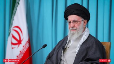 رهبر انقلاب: مذاکره با آمریکا در مورد مساله هسته‌ای بن‌بست و ضرر محض است/ بمب هسته‌ای نداریم و بنا نداریم که از سلاح هسته‌ای استفاده کنیم، اما غنی‌سازی را داریم/ ما تسلیم فشار نشدیم و نخواهیم شد/ مذاکره با آمریکا برای ما سود ندارد