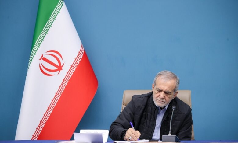 پیام تسلیت پزشکیان در پی درگذشت همسر حضرت آیت الله سیستانی