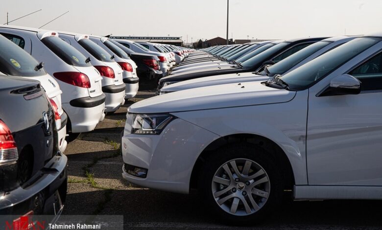 ایران‌خودرو تا دریافت مجوز از مراجع قانونی اختیار افزایش قیمت را ندارد