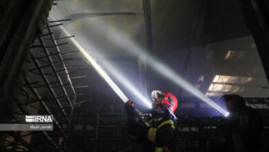 حریق در واحد تولید مواد اولیه کفش در مهدی‌شهر بدون تلفات مهار شد