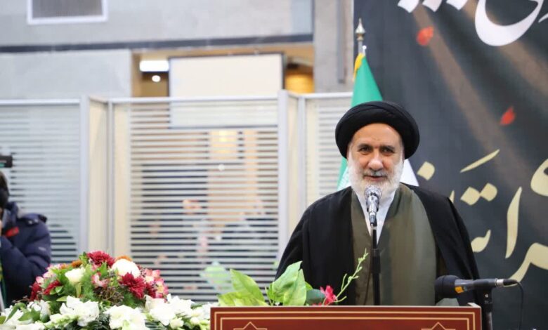 امام جمعه شهرکرد: ملت ایران به خود می‌بالد که چنین شهدای را در دامن خود پرورش داد