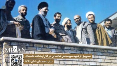 تصویری از شهید سپهبد علی شادمانی در کنار رهبر انقلاب در سال ۱۳۶۶