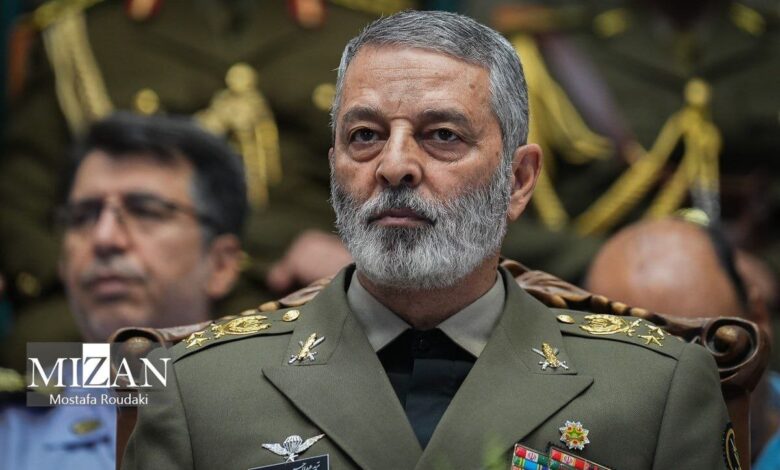 سرلشکر موسوی: حضور بی‌بدیل مردم در تشییع شهدای گمنام نشانه عمق دلبستگی به مقام شامخ شهدا است