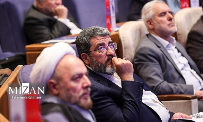 فواد ایزدی: راه‌حل مقابله با رویکرد خصمانه آمریکا در تقویت توان ملی است