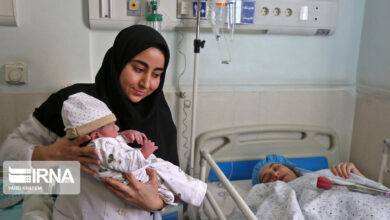 مشکلات مالی تنها ۱۰ درصد در تصمیم‌گیری برای فرزندآوری مؤثر است