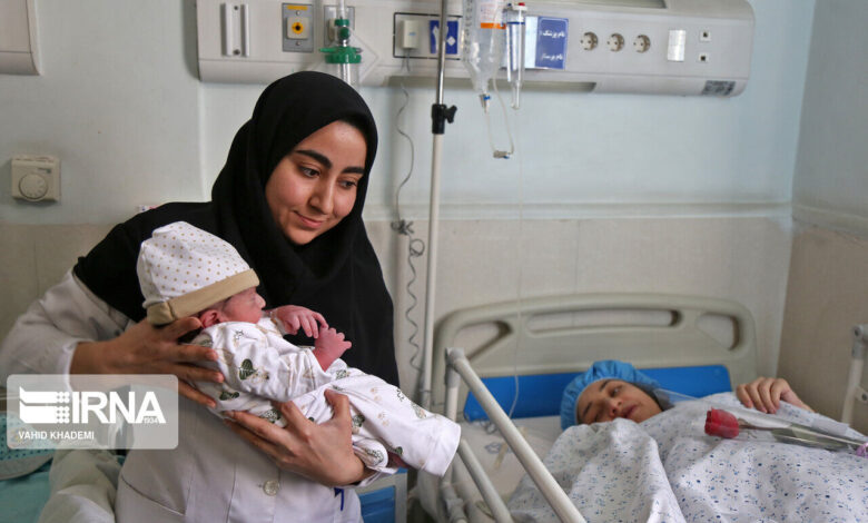 مشکلات مالی تنها ۱۰ درصد در تصمیم‌گیری برای فرزندآوری مؤثر است