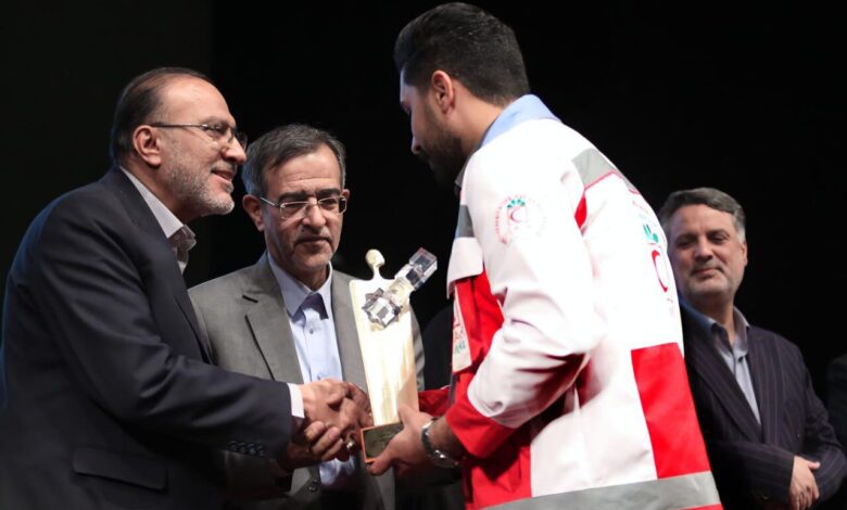 ۳۷ برگزیده چهاردهمین تندیس ملی فداکاری دانشجویی تجلیل شدند