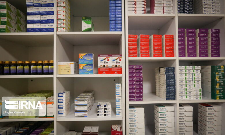 تجربه موفق سال گذشته در تزریق ۱۲ همت به شبکه پخش دارو/ طلب ۱۵۷ همتی شرکت‌ها