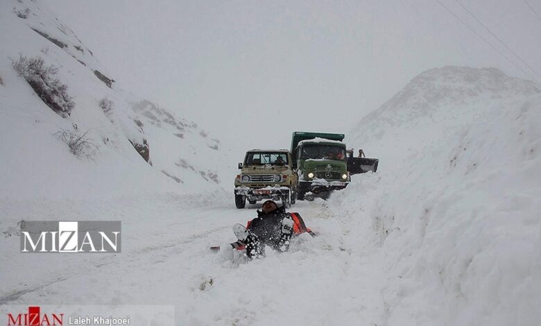 خدمات‌رسانی شبانه روزی در محورهای اصلی و فرعی شهرستان تهران/ پایش مستمر بارش‌ها ادامه دارد