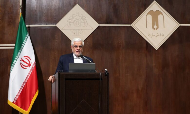 عارف: به سند ملی نوآوری نیاز داریم/ ضرورت تبدیل شدن دانشگاهها به نهاد علمی ـ عمومی